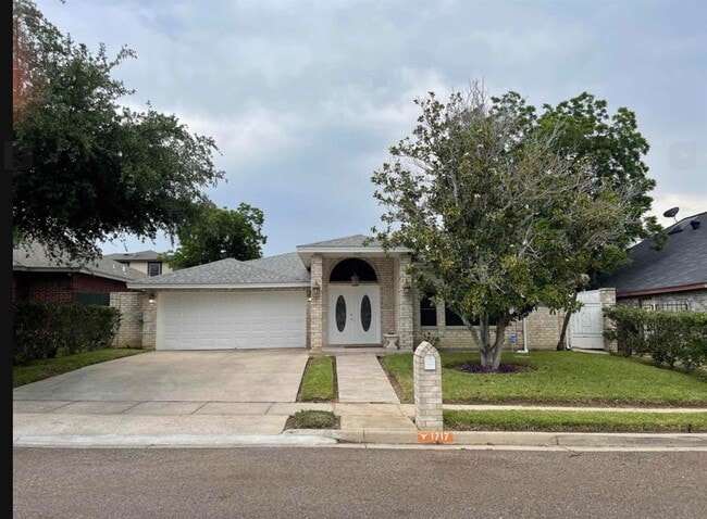 Primary Photo - 1717 Woodland Dr