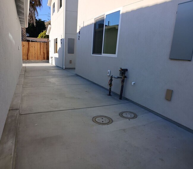Building Photo - PRIME CAL POLY LOCATION!!