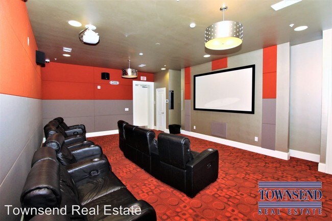 Building Photo - 730 Villagio Pl
