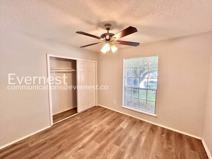 Building Photo - 1505 Hanover Dr