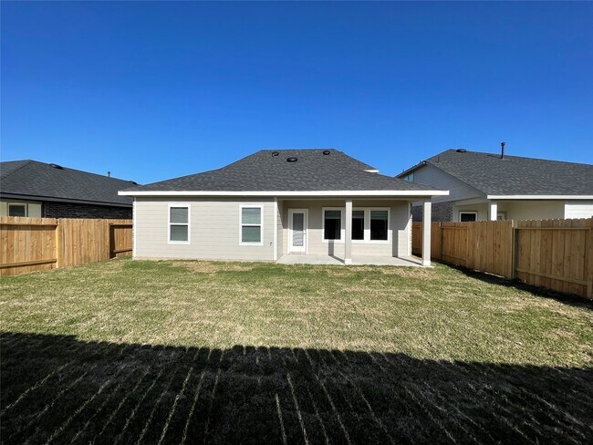 Building Photo - 3310 Silverton Dr