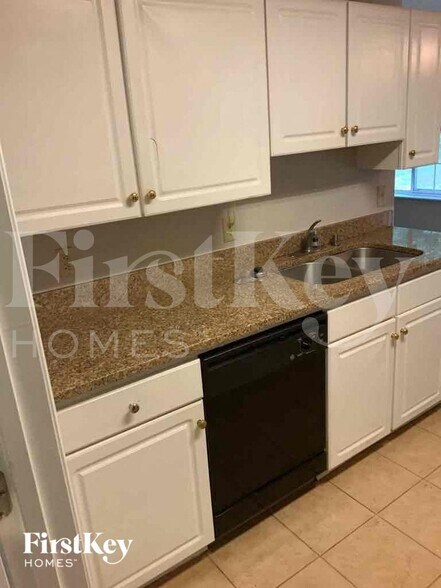 Building Photo - 1675 Pilgrim Way