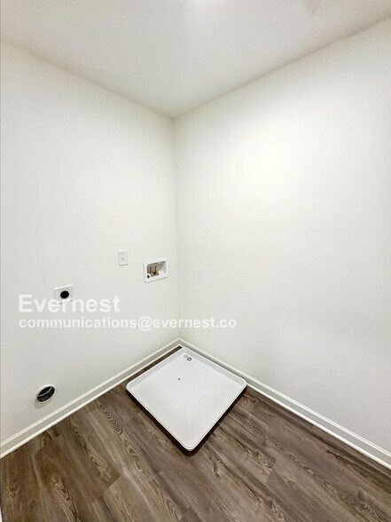 Building Photo - 137 Flowering Cherry St