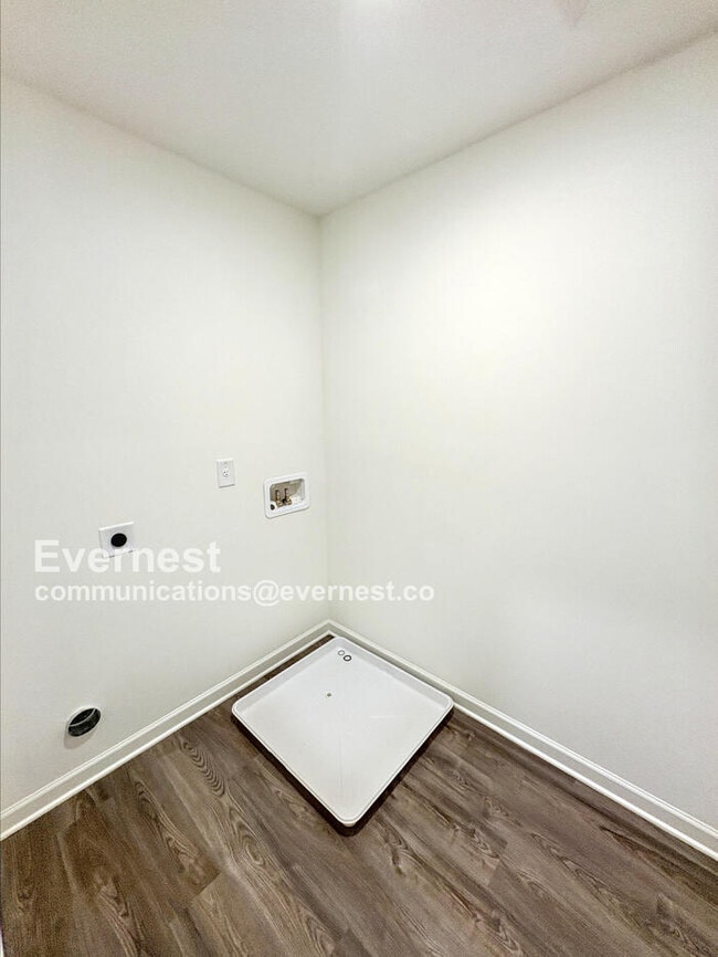 Building Photo - 137 Flowering Cherry St