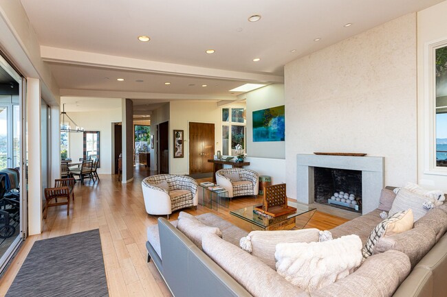 Building Photo - Luxurious Sausalito Breathtaking View Masterpiece! 4BR/3.5BA Home + 1BR/1BA Guest House! Parking!...