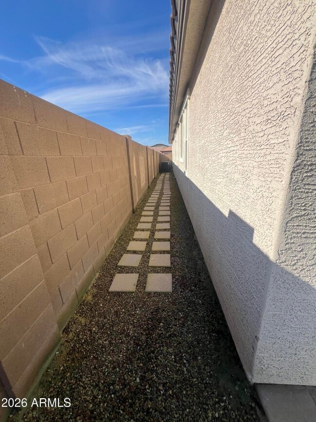 Building Photo - 739 N 156th Ln