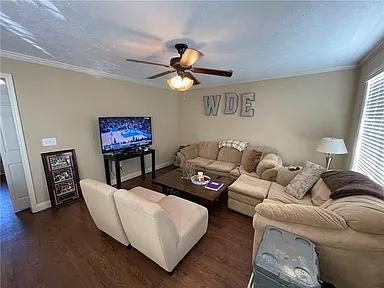 Building Photo - 544 W Glenn Ave