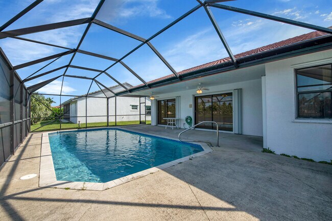 Building Photo - 5625 Aspen Ridge Cir