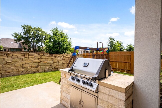 Building Photo - Spacious Comfort Meets Everyday Luxury in This Beautiful One Story