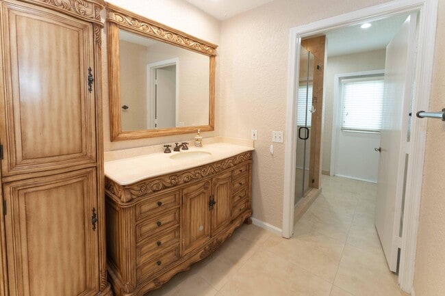 Building Photo - 11511 Island Lakes Ln