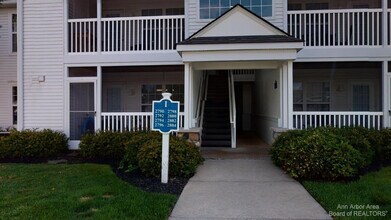 Building Photo - 2802 S Knightsbridge Cir