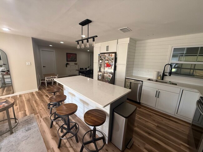 Building Photo - 1388 Rose St