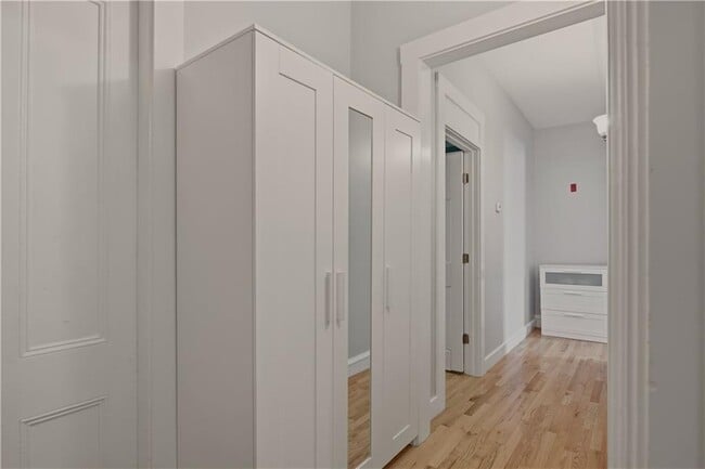 Building Photo - 3 Prairie Ave