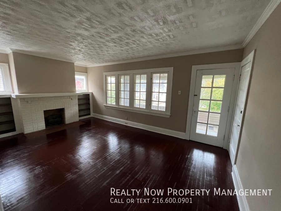 Building Photo - 3346 Desota Ave