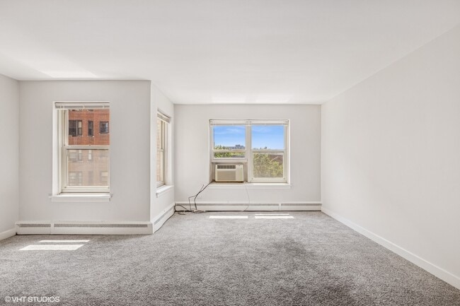 Building Photo - 4920 N Marine Dr