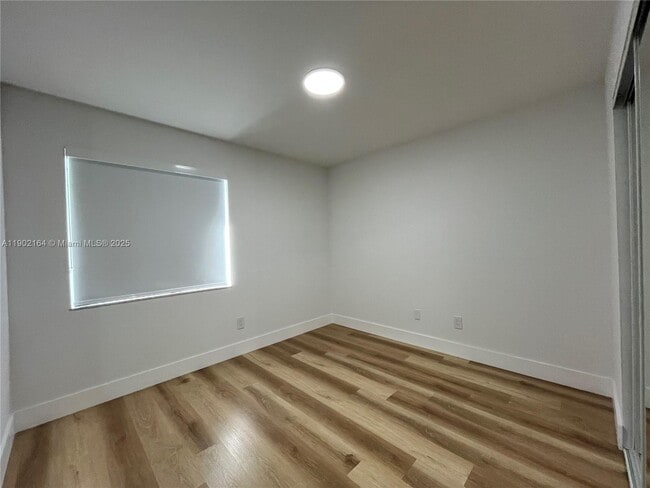 Building Photo - 10909 SW 117th Pl