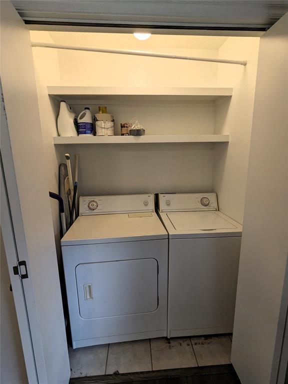 Building Photo - 420 W Comanche St