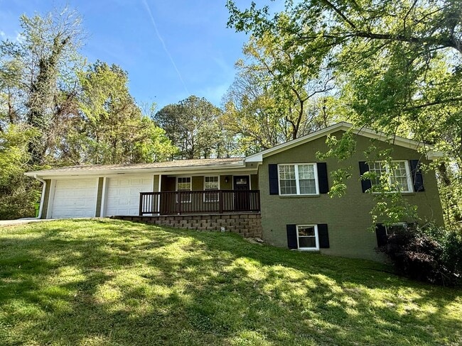 Building Photo - 1604 Roberts Dr SE