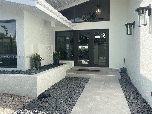 Building Photo - 7521 SW 56th St