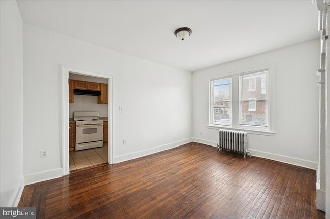 Building Photo - 401 W Fisher Ave