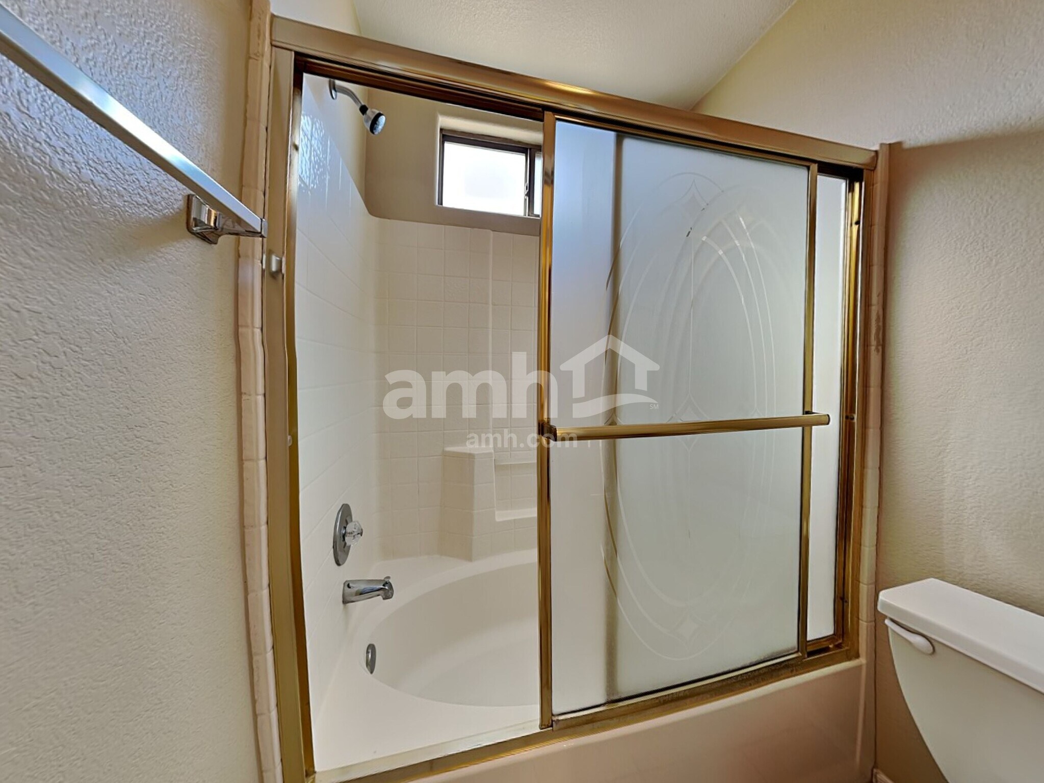 Building Photo - 6323 W Winslow Ave