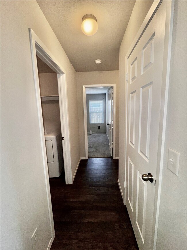 Building Photo - 1334 S Kingfisher Ln