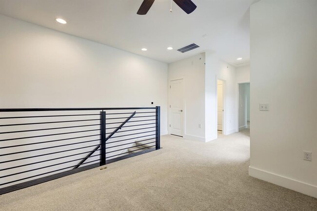 Building Photo - 2501 Simond Ave