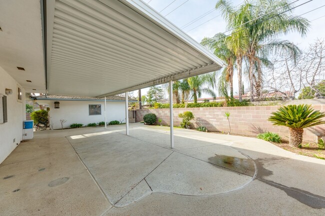 Building Photo - Lovely 3 bedroom Home!
