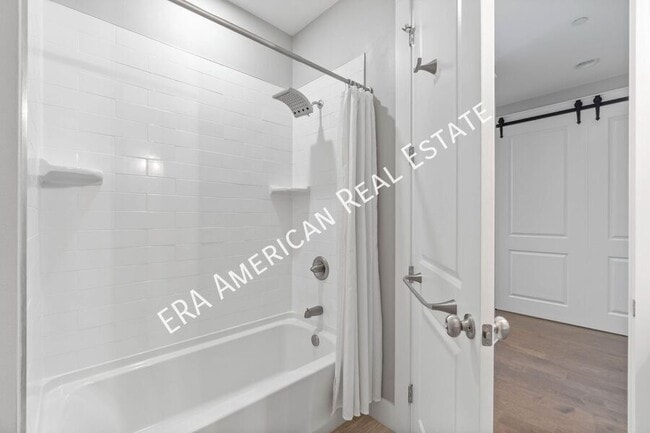 Building Photo - 4923 E County Hwy 30A