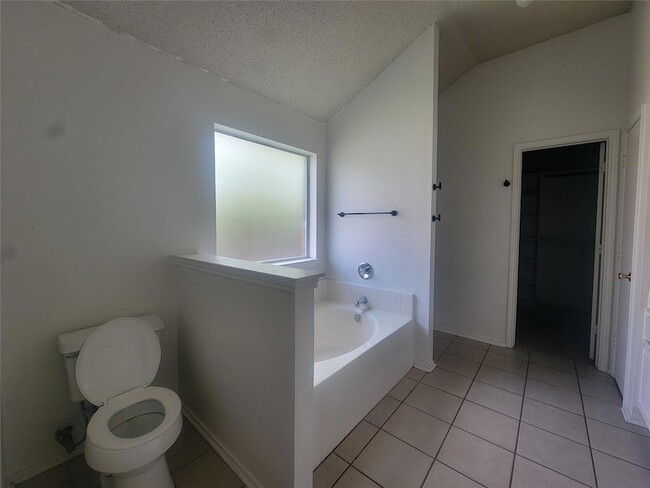 Building Photo - 829 Beaver Creek Dr