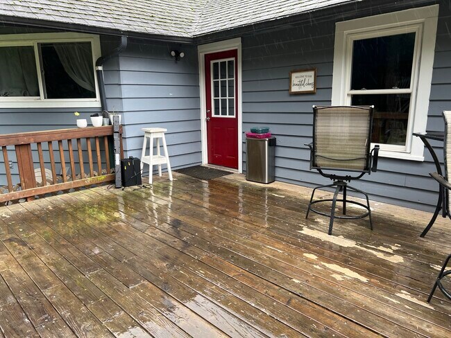 Building Photo - 2344 Northlake Way NW