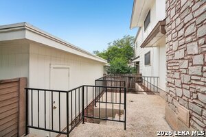 Building Photo - 6106 Vance Jackson Rd