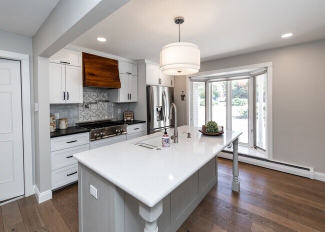 Building Photo - Cozy Home Centrally located Colorado Sprin...