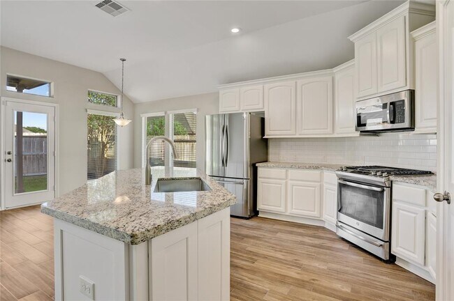 Building Photo - 1430 Laura Hills Ln