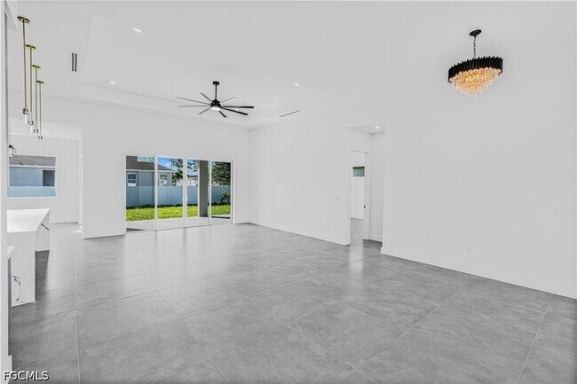 Building Photo - 512 NW 35th Pl