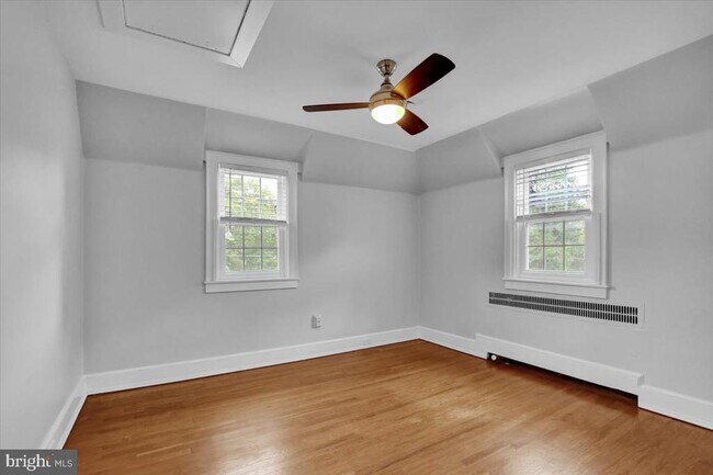 Building Photo - 501 Sunset Rd