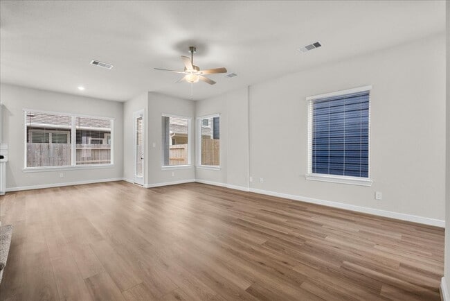 Building Photo - 700 Topwater Trl