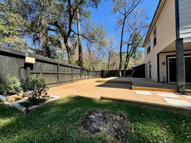 Building Photo - 1004 E Red Cedar Cir