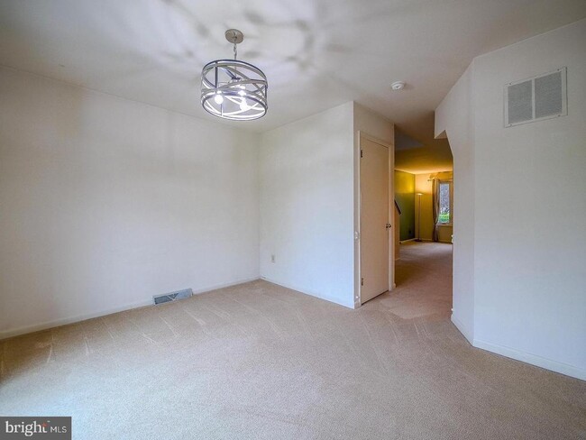 Building Photo - 1001 Winfield Ct