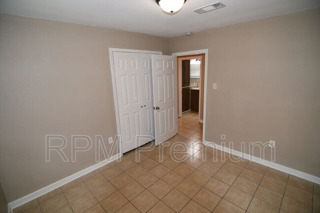 Building Photo - 11965 Troy St