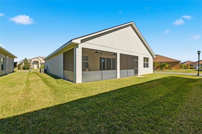 Building Photo - 1033 Sawgrass Dr