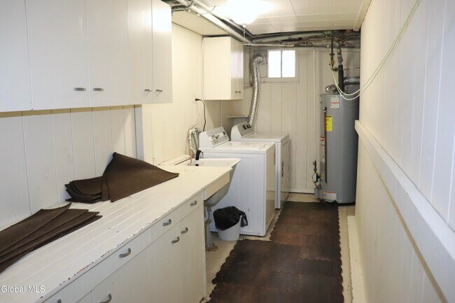 Building Photo - 647 New Scotland Ave