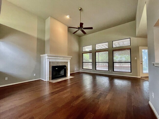 Building Photo - Elegant, Spacious Home Backing Up To Greenspace