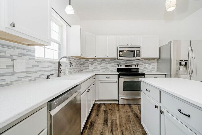 Building Photo - 6563 Enclave Blvd