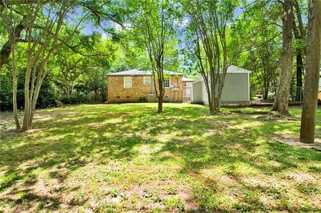 Building Photo - 309 Border Dr W