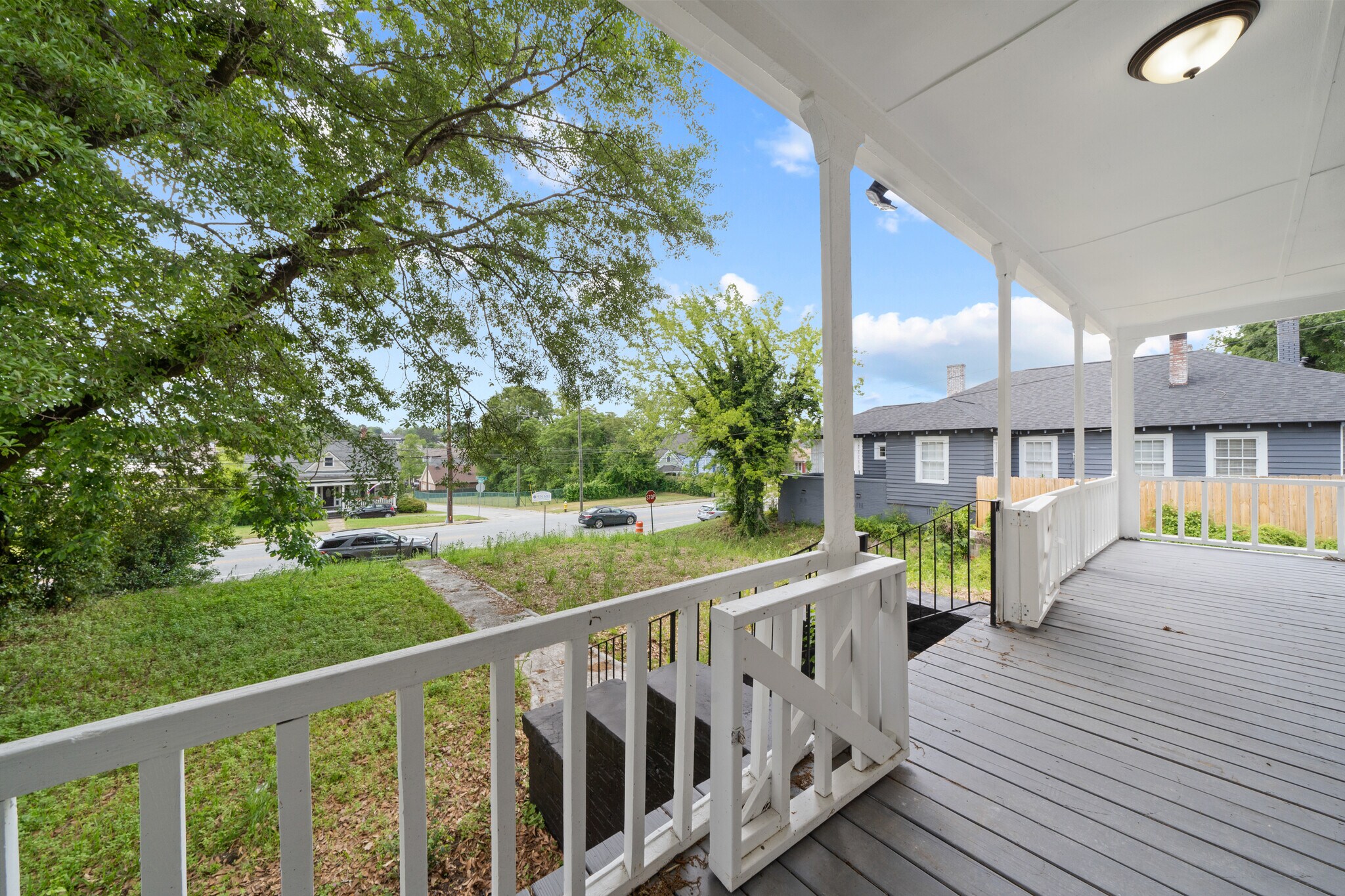 Building Photo - 608 Monroe St