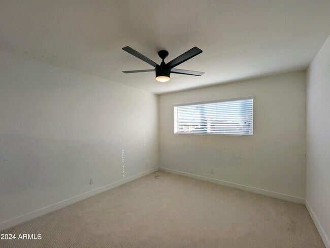 Building Photo - 121 N Flint Cir