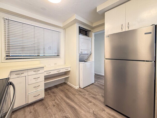 Building Photo - Beautiful One Bedroom in Hawaii Kai