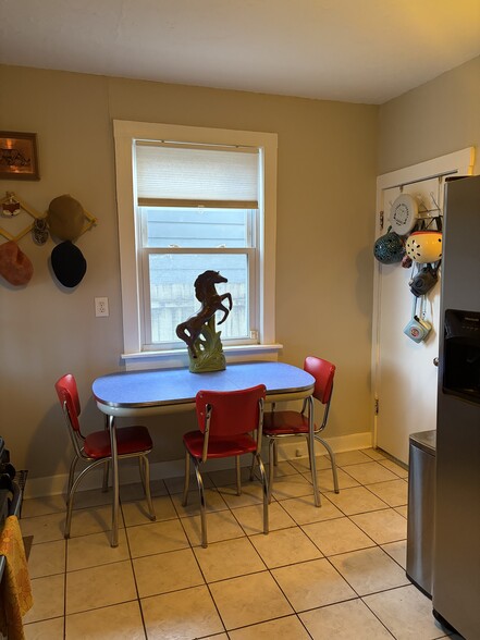 Kitchen - 2580 Deming Ave