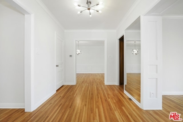 Building Photo - 2675 Glendower Ave